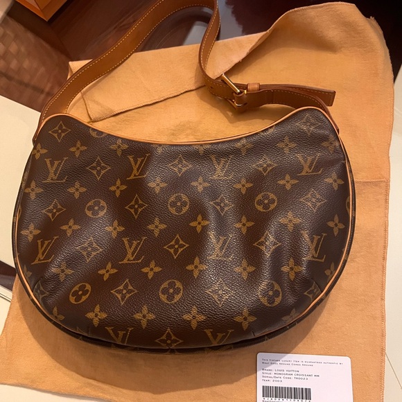 Authentic Louis Vuitton Croissant MM - Picture 3 of 11